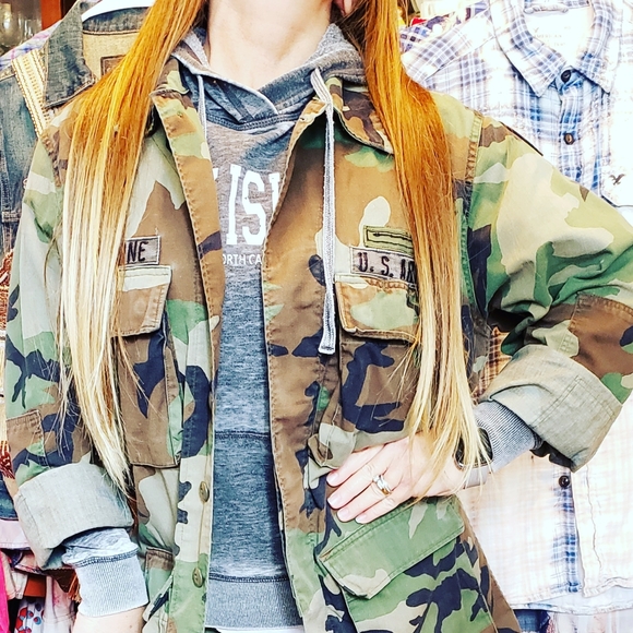 Meet your Posher, Theodora Abby - Picture 2 of 9